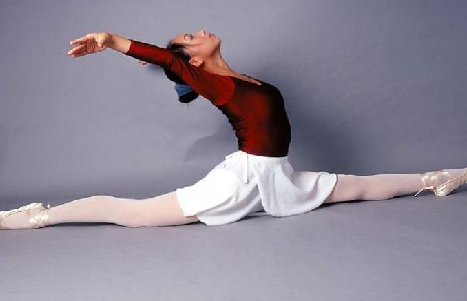 艺蕾舞蹈——专业化指导，体验一段舞一人生