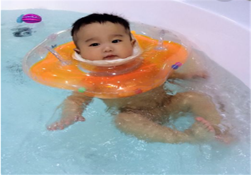 香港3561婴幼儿游泳馆——专为国际妇女儿童生产研发放心品牌用品。