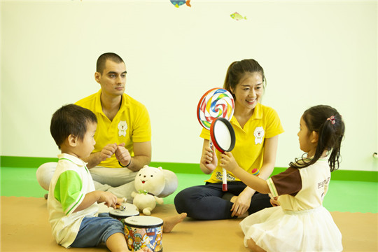 芭迪熊亲幼馆——根据婴幼儿的大运动发展阶段为依据