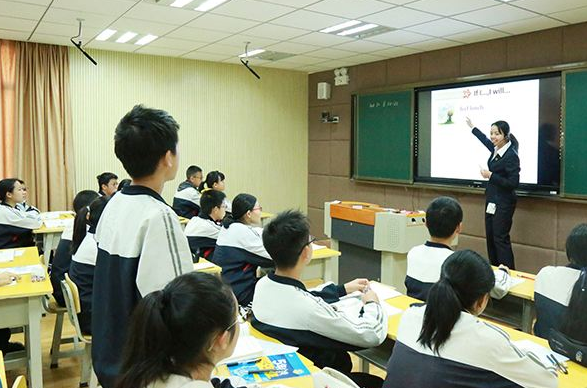 飞越教育——拥有高、中、小学生的，专业一对一课外辅导