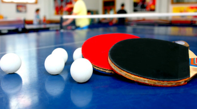 雏鹰乒乓球培训——孩子可以在提升乒乓球教学水平的