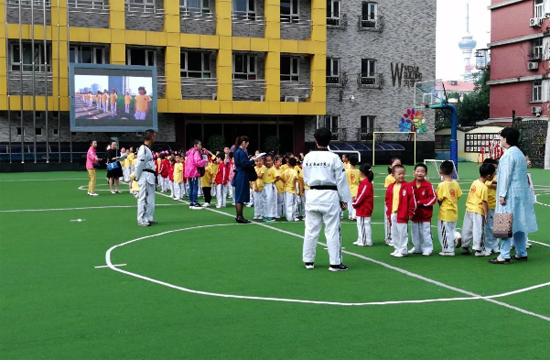 高质量多媒体课件，清晰流畅的呈现各种教学内容。鼎闻幼小衔接教育课程拥有丰富专业的教学内容，覆盖从中学到成人的课程。  鼎闻幼小衔接加盟