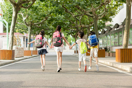 乐学师朋教育——针对性较强，旨在解决学生的学习习惯，学习兴趣